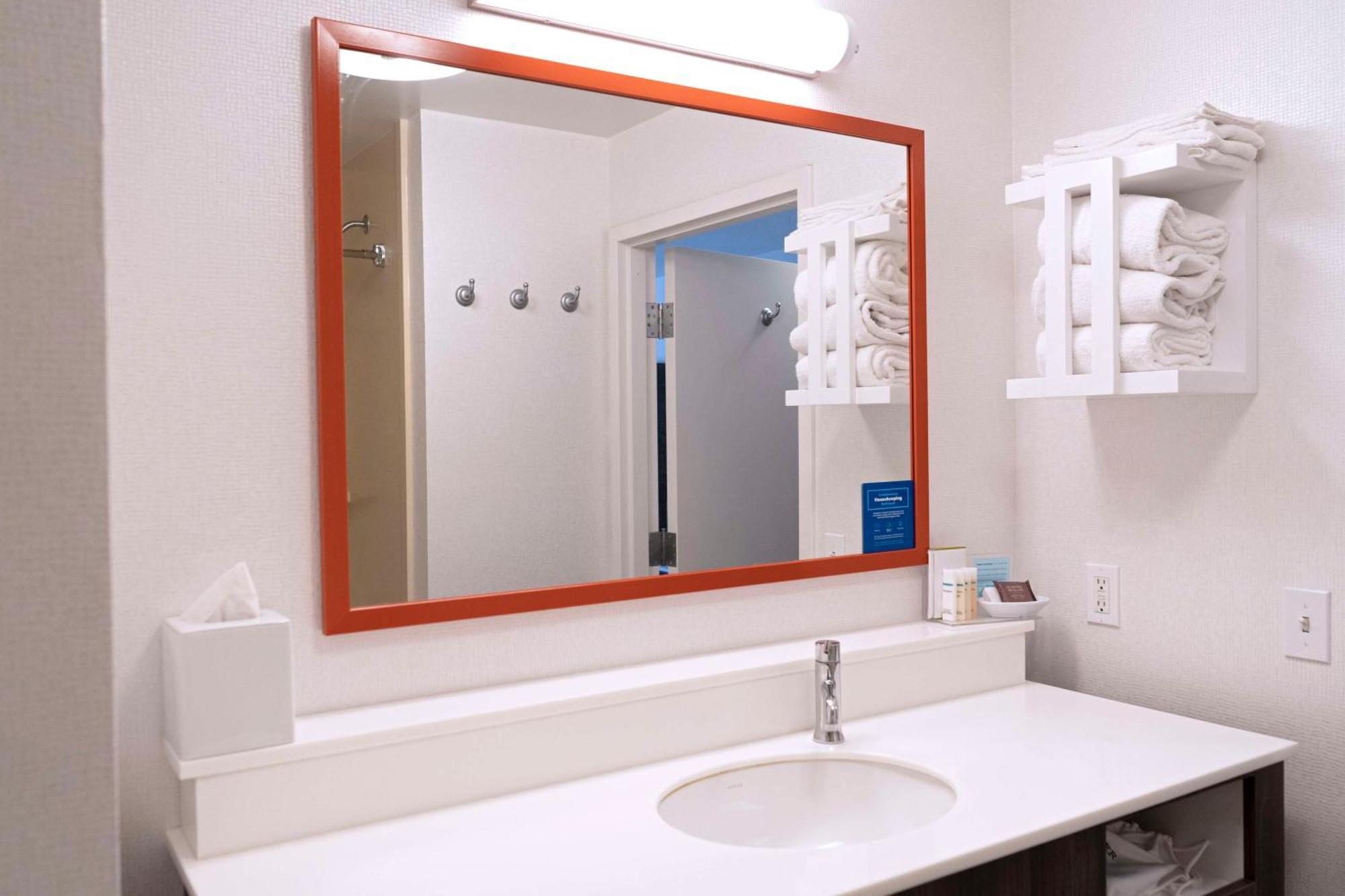 Hampton Inn & Suites Seal Beach Esterno foto