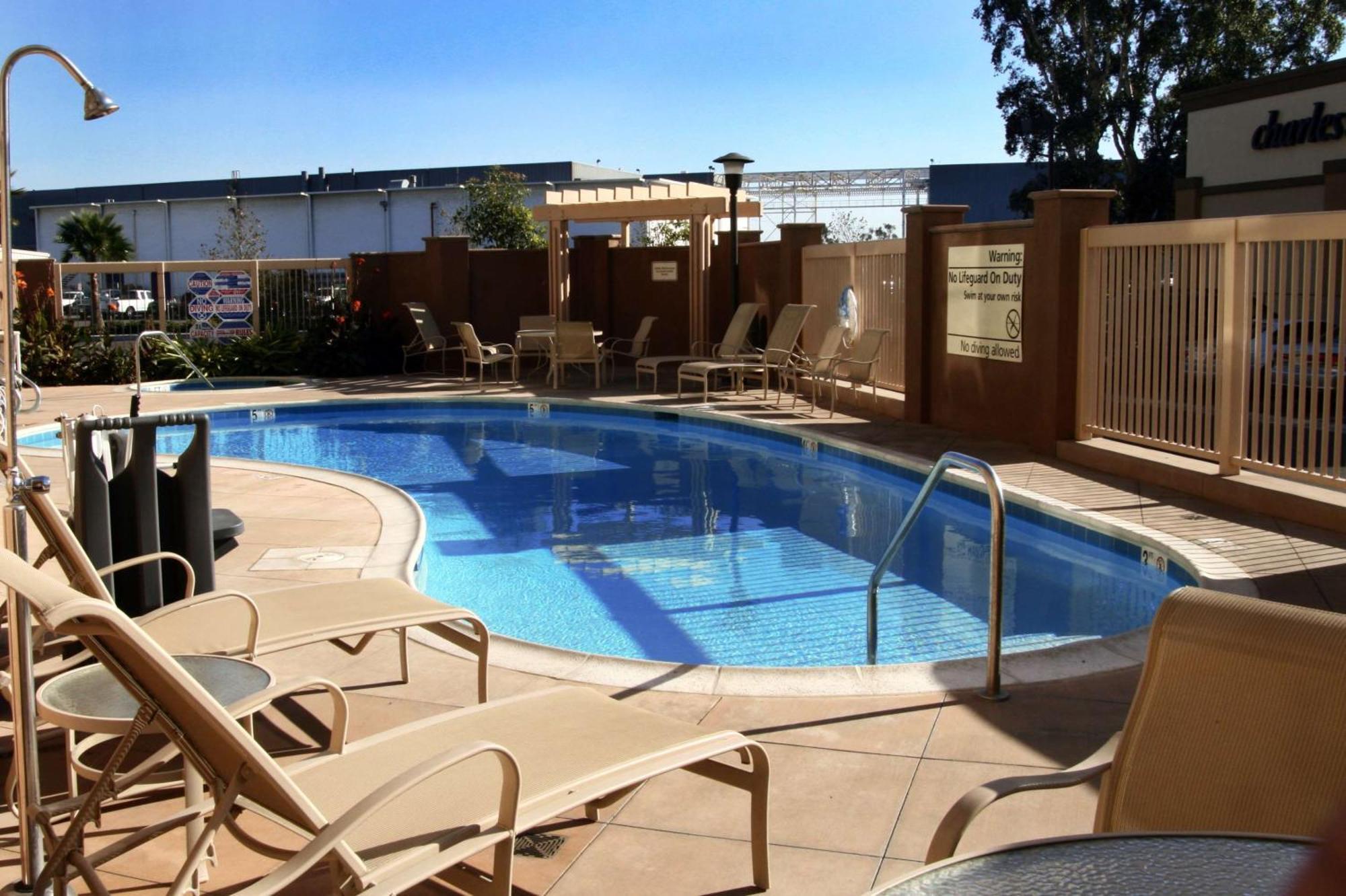 Hampton Inn & Suites Seal Beach Esterno foto